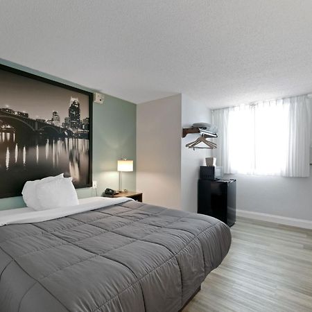 Hotel 8 Fergus Falls Buitenkant foto
